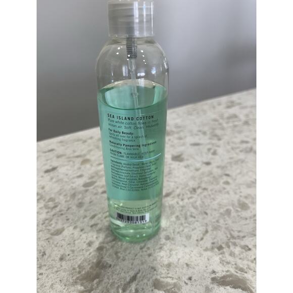 Bath & Body Works Sea island Cotton Body Splash 2000s 8oz-80% Full Hard to Find - Picture 5 of 5
